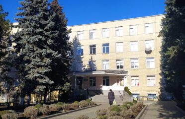 Liceul Teoretic „Mihail Kogălniceanu” — Școli