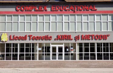 Liceul Teoretic „Kiril și Metodiu” — Școli