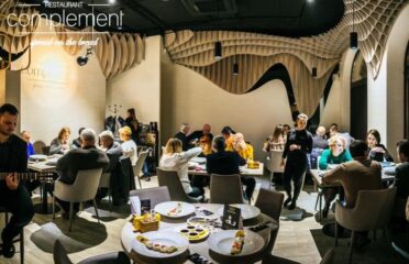 Complement — Restaurante