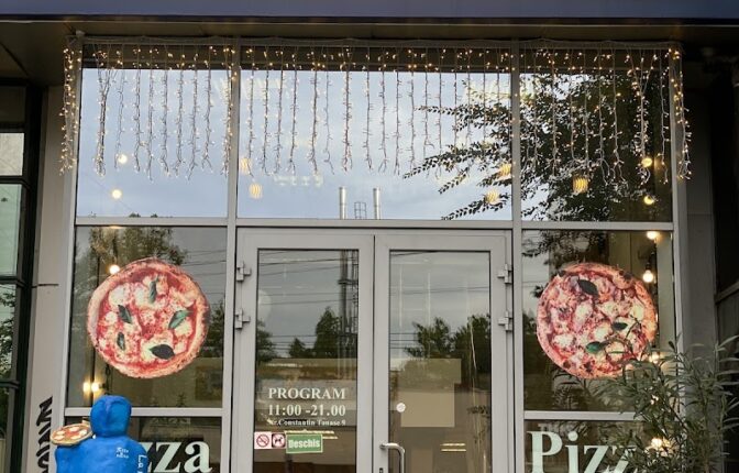 Pizza fato a mano — fotografie