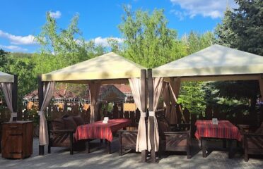 Poiana Bradului — Restaurants