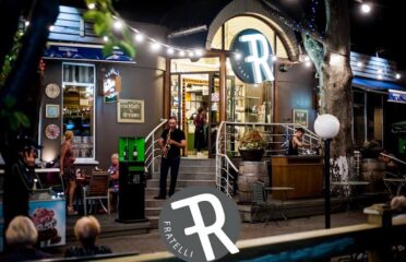 Fratelli RestoBar — Restaurante