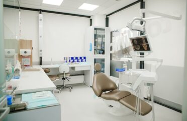 OrtoClinic Dr. Igor Cazacu — Stomatologie