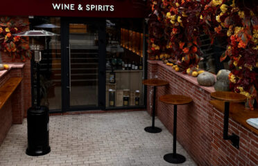 HEDONISM Wine & Spirits — Бары и пабы