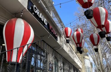 Grand Voyage — Agenții de turism